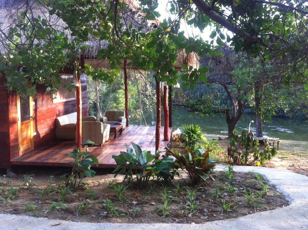 Rabbit Bungalow Koh Phayam Buitenkant foto