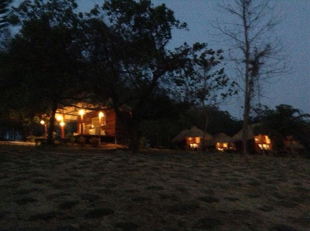 Rabbit Bungalow Koh Phayam Buitenkant foto