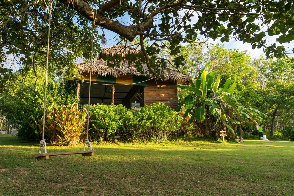 Rabbit Bungalow Koh Phayam Buitenkant foto